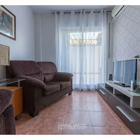 Bonito Y Acoger, A 50 Metros Del Mar Con Wifi Apartment