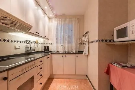 Bonito Y Acoger, A 50 Metros Del Mar Con Wifi *